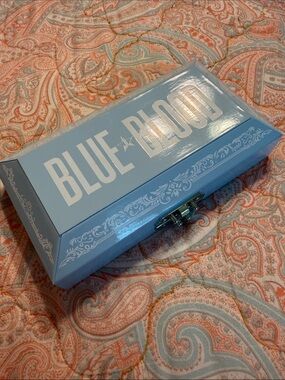 Jeffrey Star Blue Blood palette